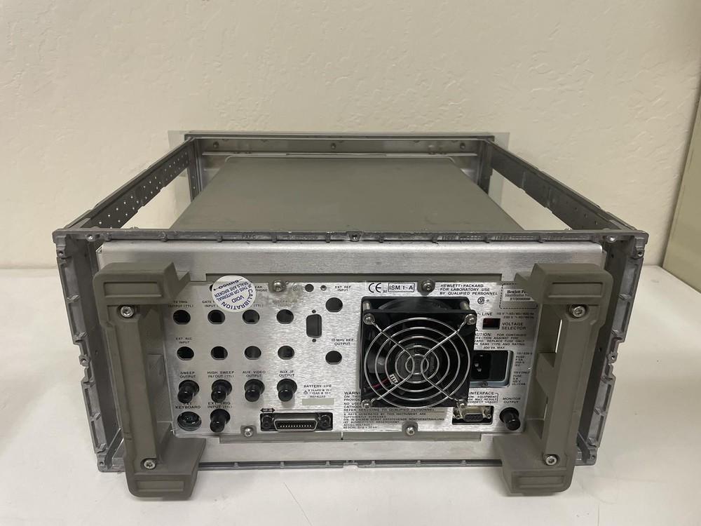 HP 8590B SPECTRUM ANALYZER W/19'' RACKMOUNTABLE FRAME