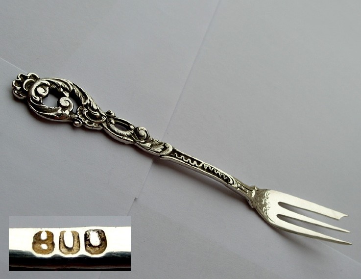 Beautiful Antique Rococo Kitchen Fork 800er Silver F403