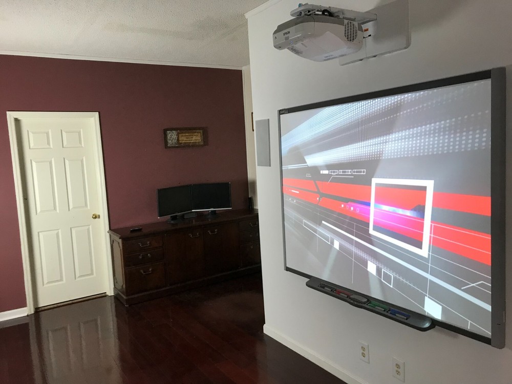 SMART Board SB680 77" Interactive Whiteboard In Excellent Condition With Pens