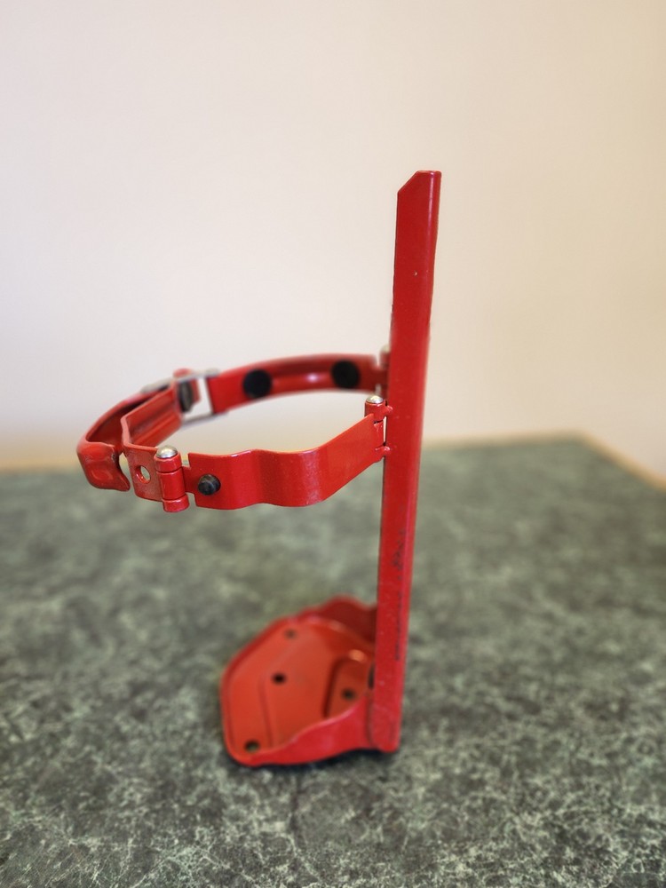 ANSUL 20E Fire Extinguisher Bracket -Missing 2 Black Stoppers