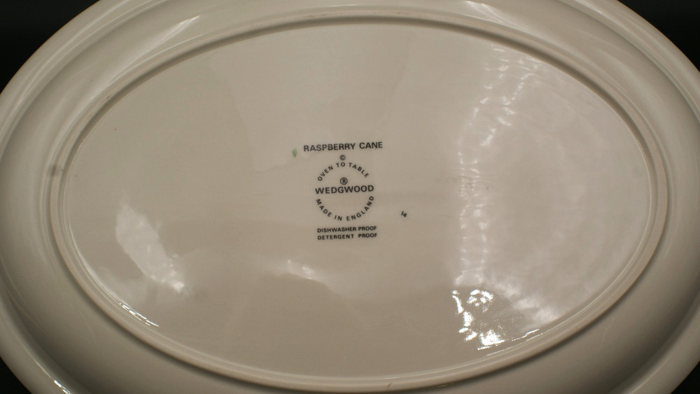Wedgewood Raspberry Cane 13.5" Oval Serving Platter Beautiful