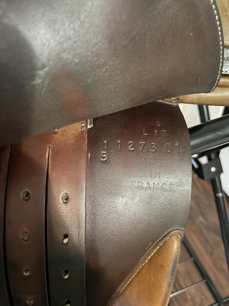 Butet Close Contact Saddle 17” - Needs Some TLC