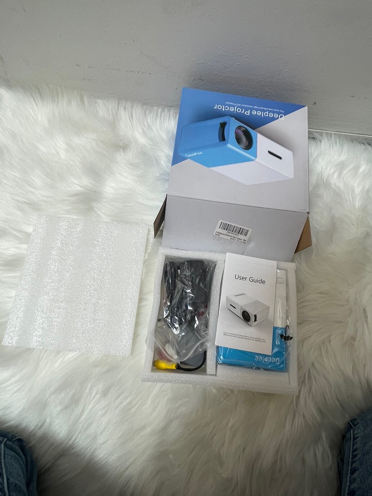 DeepLee DP300 LED Mini Projector Blue Variant Tested