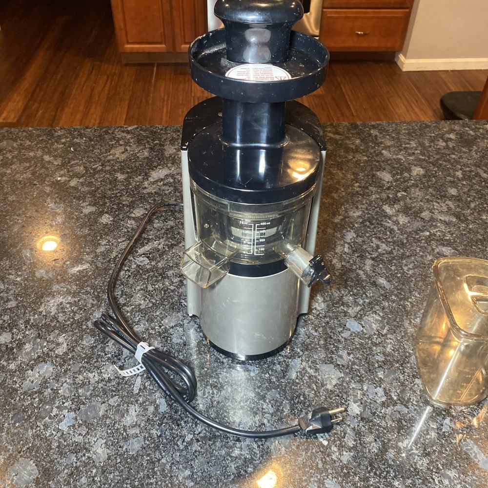 Omega VSJ843R Vertical Slow Masticating Juicer Extractor 120 V Compact Design