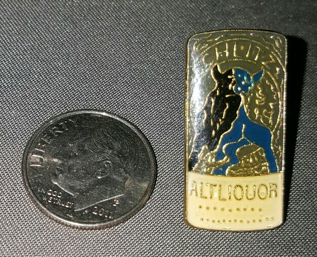 Vntg Schlitz Malt Liquor Enamel Hat Pin