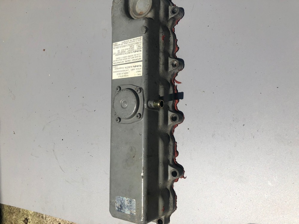 Kubota V1903 Valve Cover