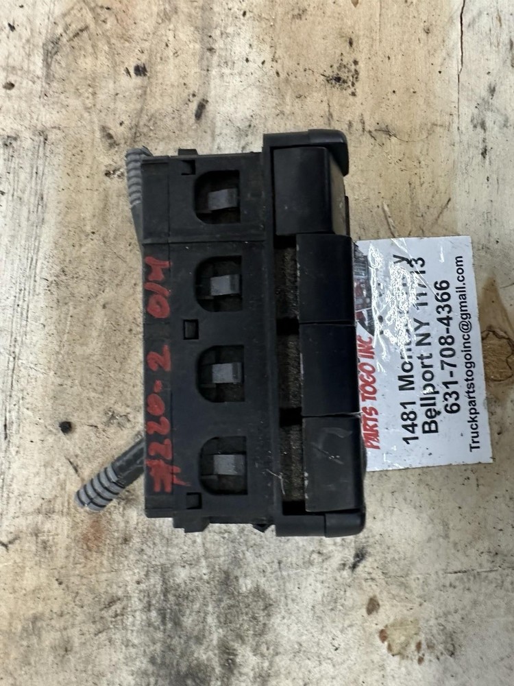 FREIGHTLINER CASCADIA DASH SWITCH PANEL A06 60973 000