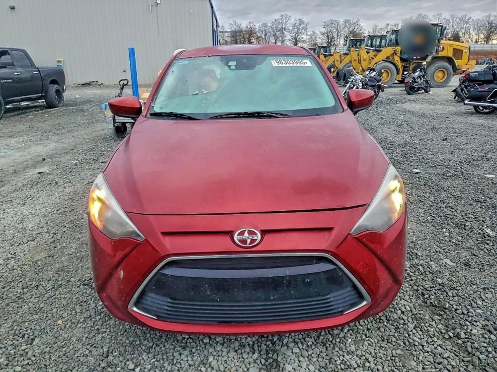 IA SCION 2016 Glove Box 4939529