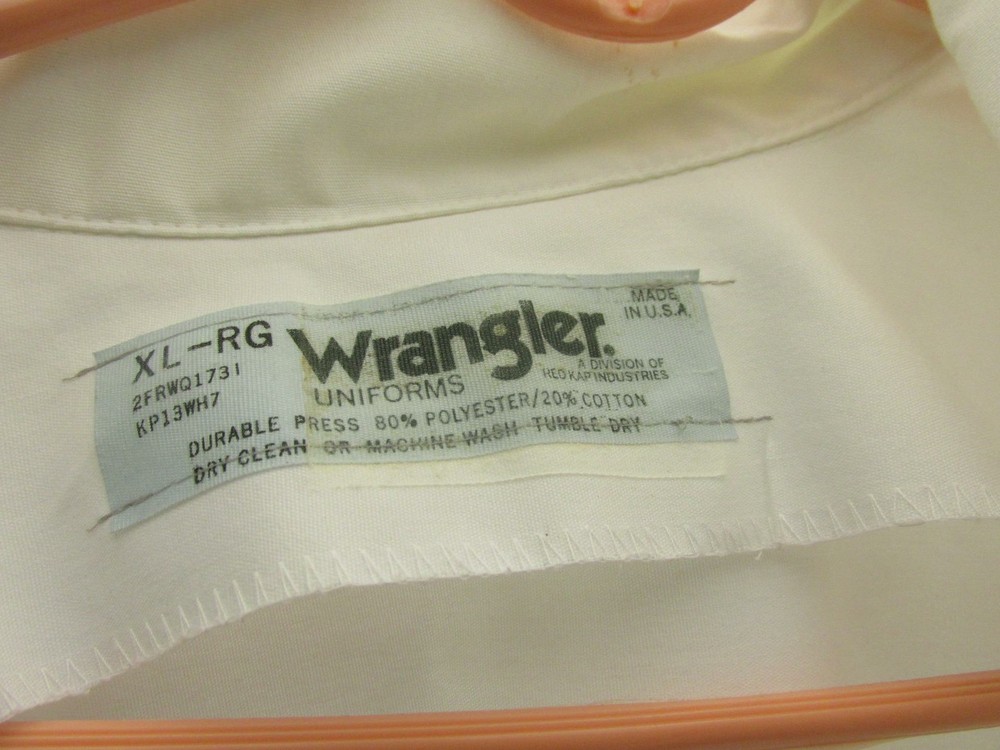 Wrangler XL Reg White Lab Coat Free Priority Mail Ship