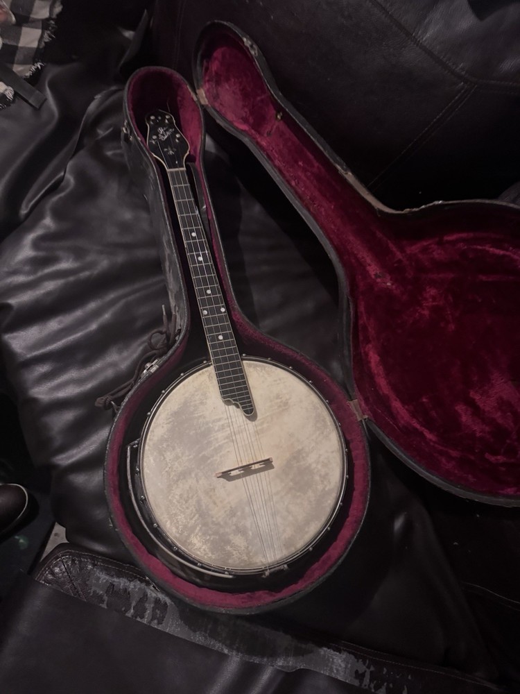 Vintage Gibson 4 String banjo