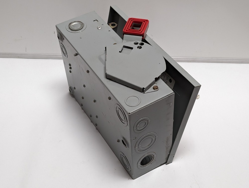 GENERAL ELECTRIC TH3361 Model 10 Safety Switch (USED).