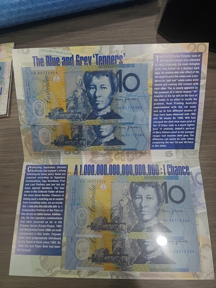 Blue & Grey "Tenners" Folder. 1993 & 1998 2 x CONSECUTIVE Prefix Pairs UNC..