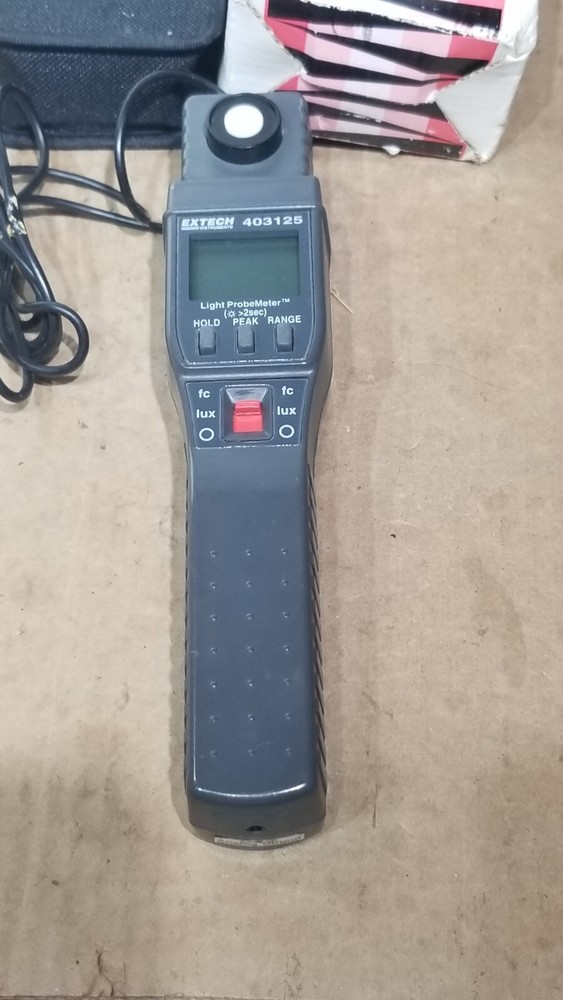 Extech 403125 Light Probe Meter - Working
