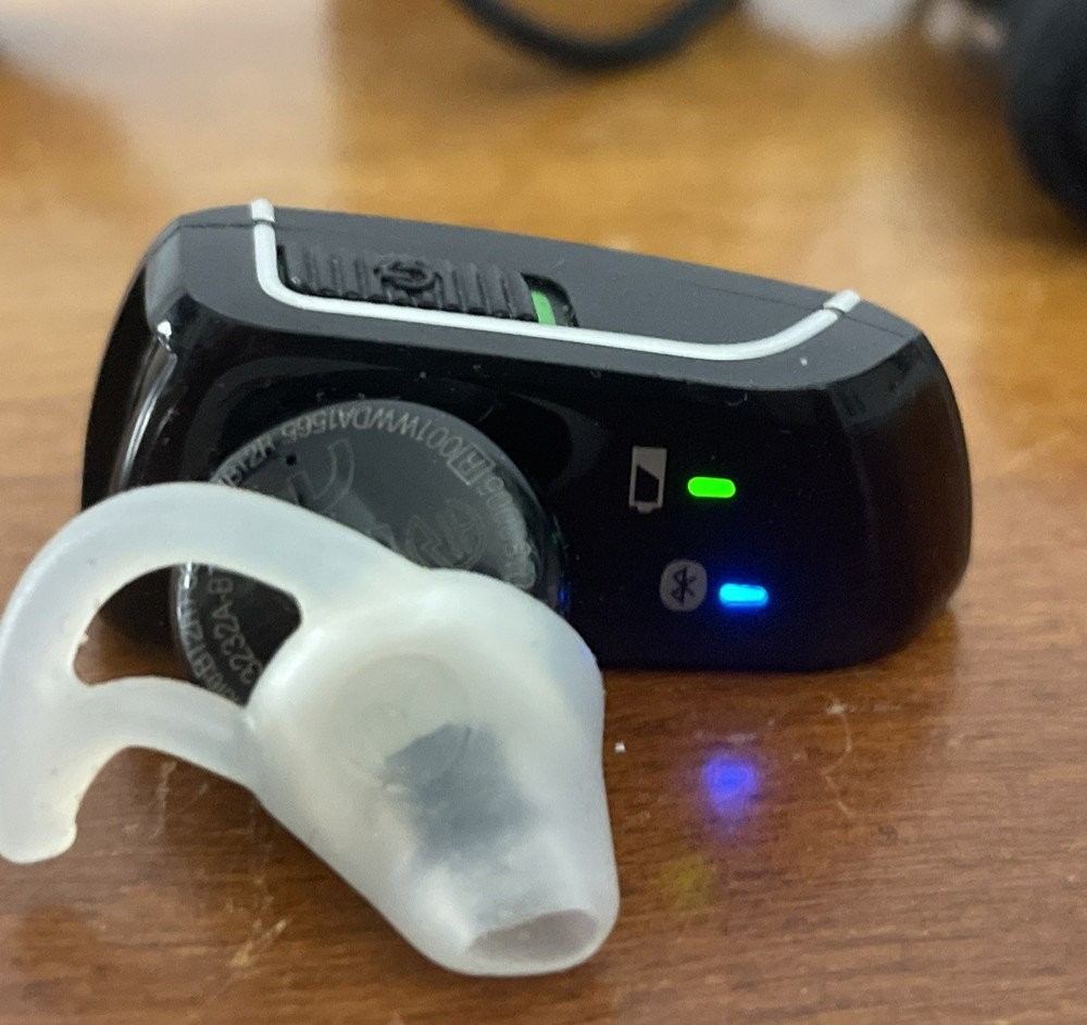 Bose Bluetooth Headset Series 2 Right Ear with Case & Charger Working Charges