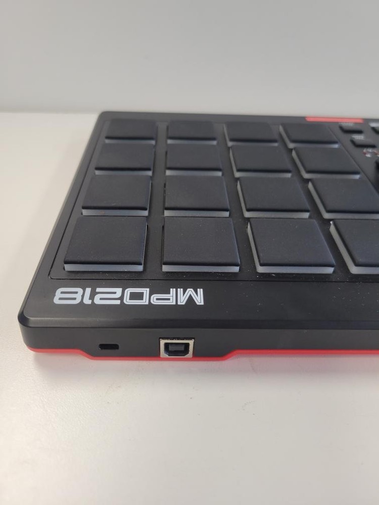 AKAI MPD218 (P27012370)