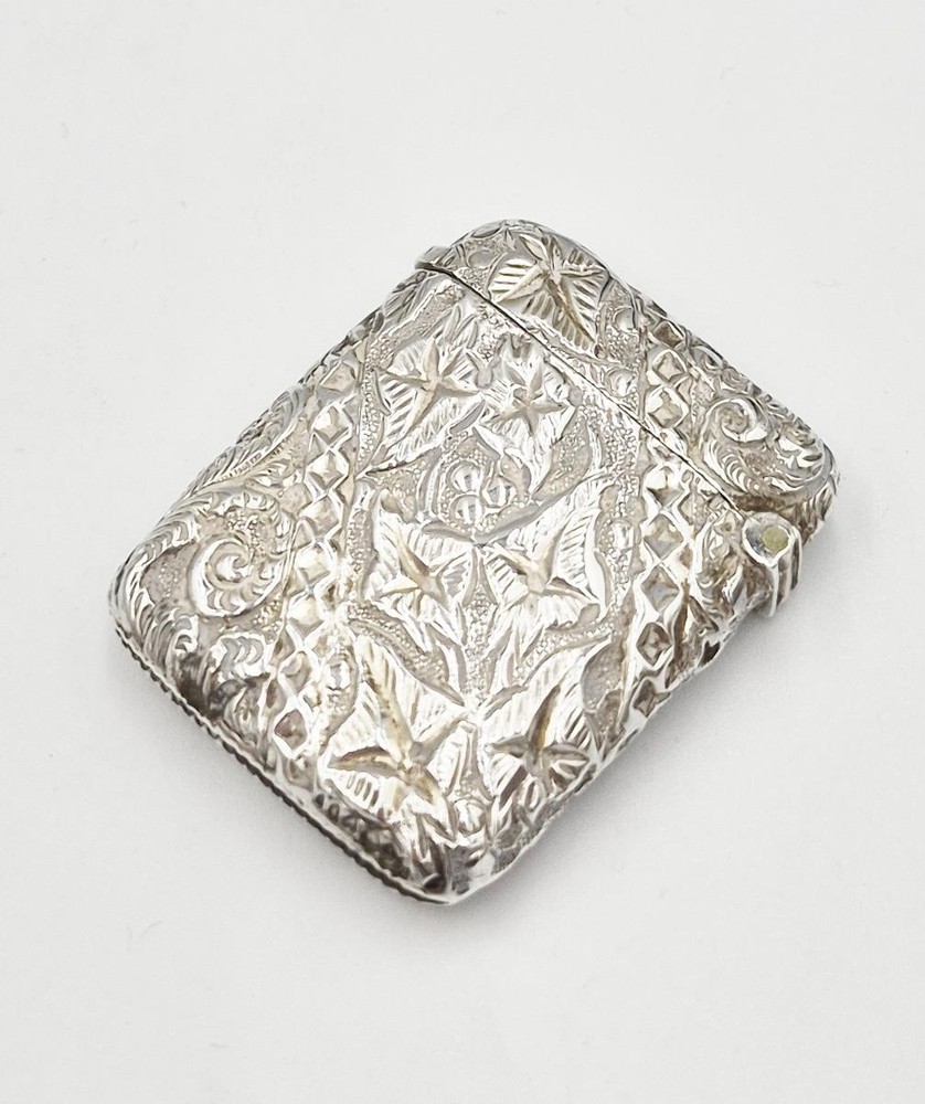 FINE VICTORIAN STERLING SILVER REPOUSSE VESTA CASE Birmingham 1894