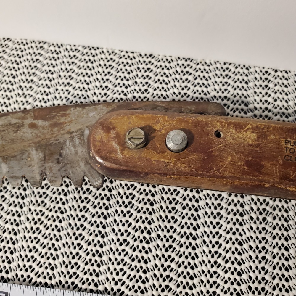 Vintage Green Thumb Folding Pruning Saw Push Button Lock Garden Tree Tool Rustic