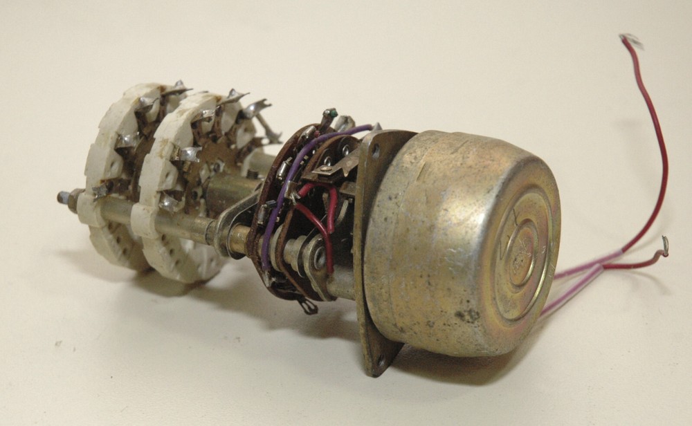 MOTORIZED CERAMIC SWITCH-DUAL SECTION 2X6 POSITIONS - RF AMPLIFIER ANTENNA TUNER