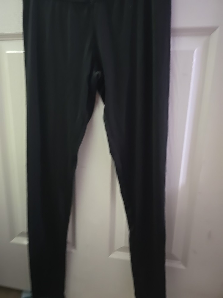 warm essentials by cuddl duds Black Layer. Size Small