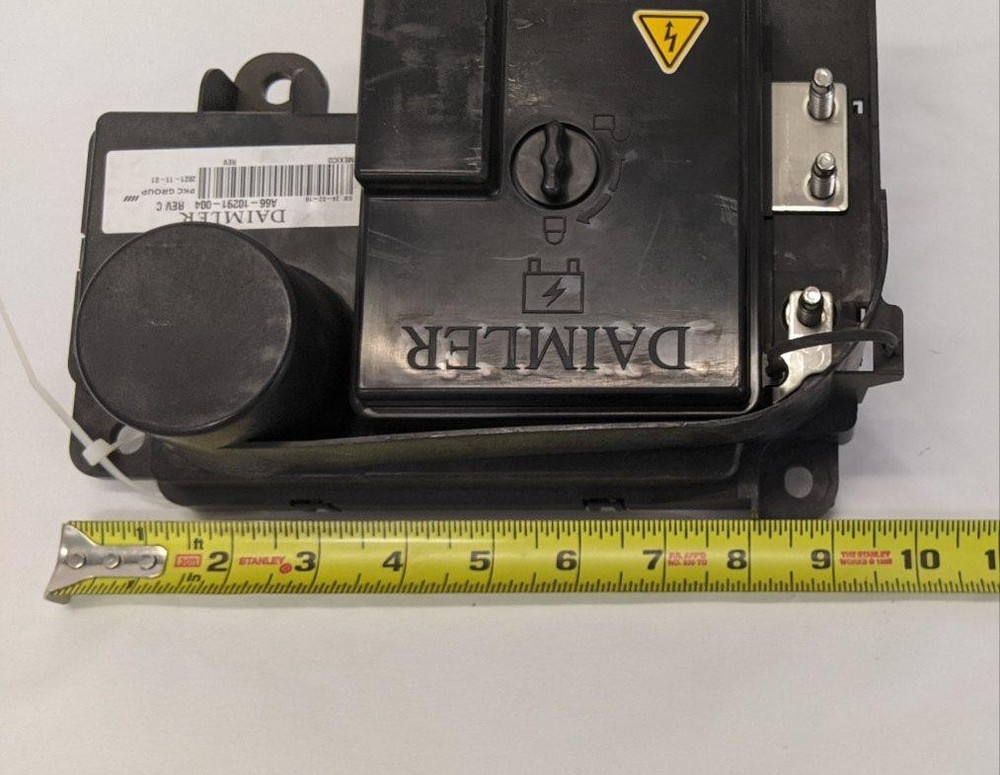 Freightliner Daimler Battery Cable Access Power Module - P/N A66-19628-015