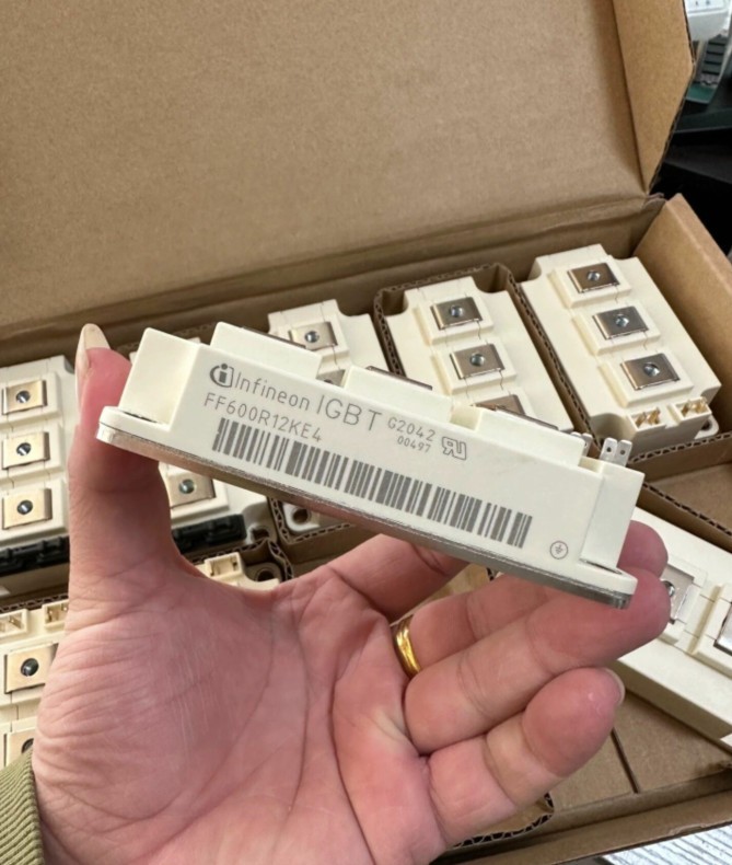 1  PC  NEW    FF600R12KE4   Module