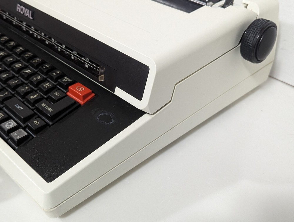 Vtg Royal Satellite II Electronic Typewriter