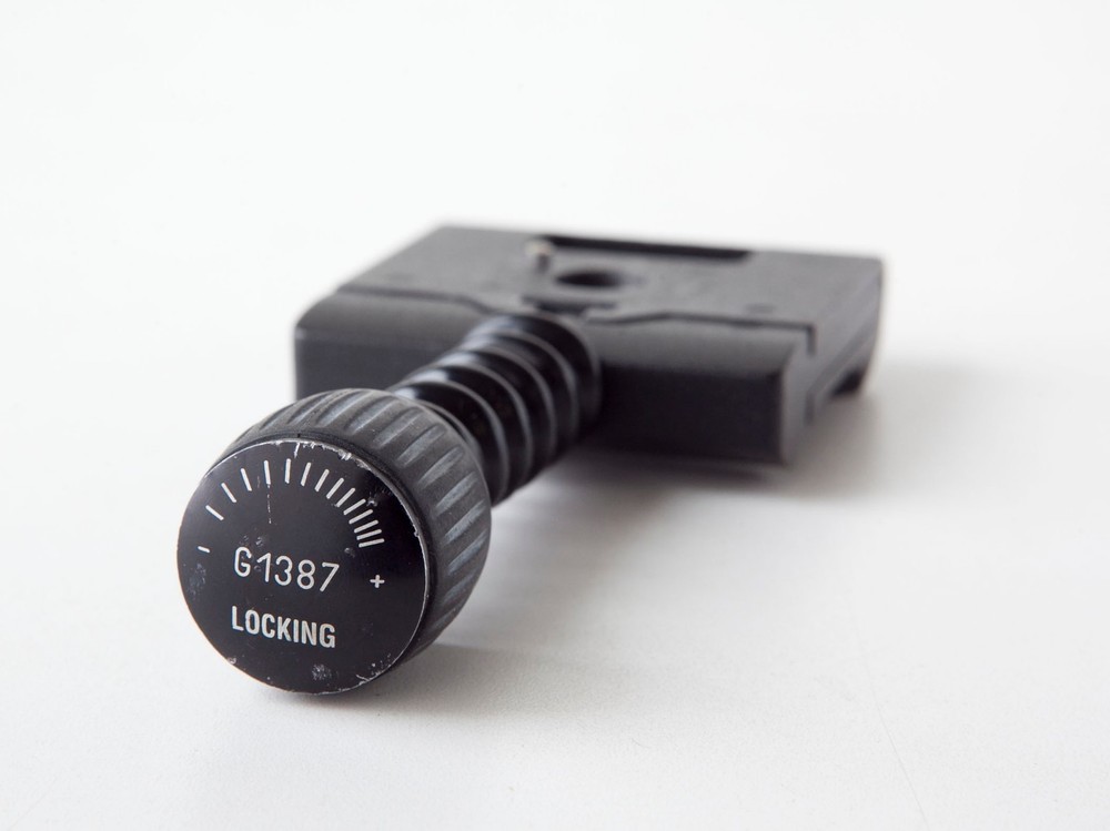 Gitzo - G1387 Dovetail Quick Release Adapter Clamp