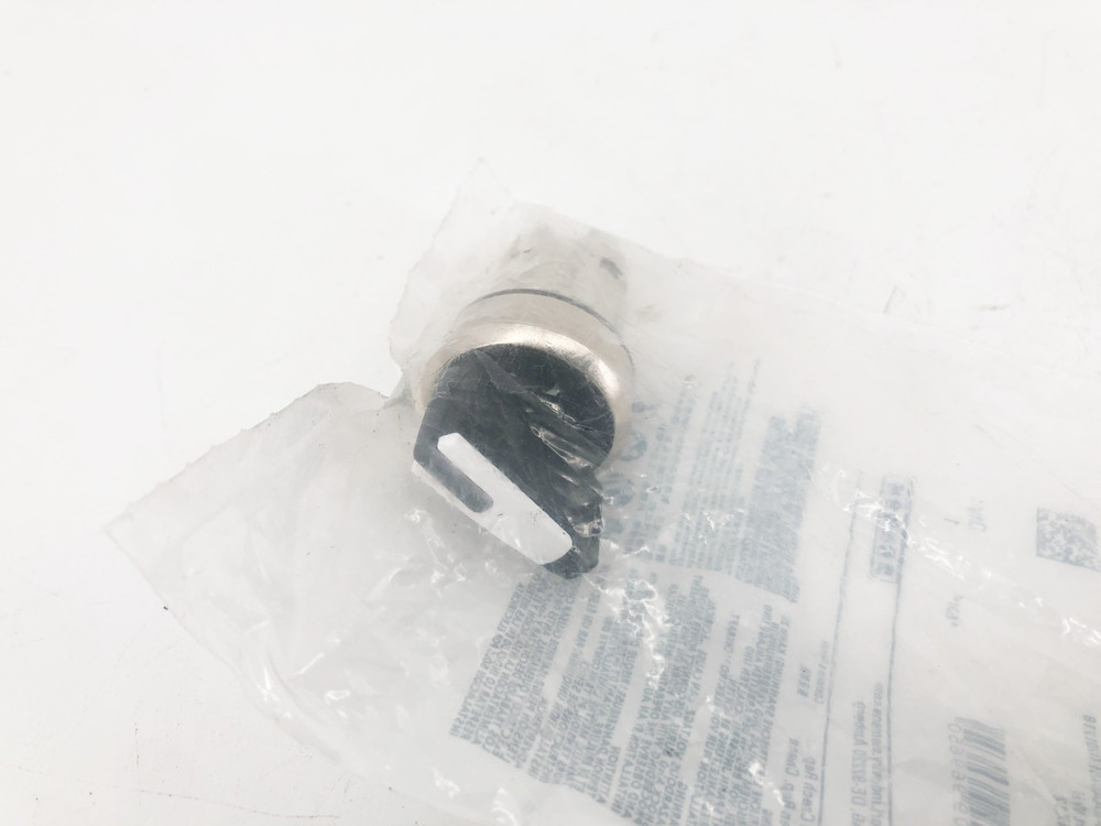 New Siemens 3SU1052-2BF60-0AA0 Selector Switch