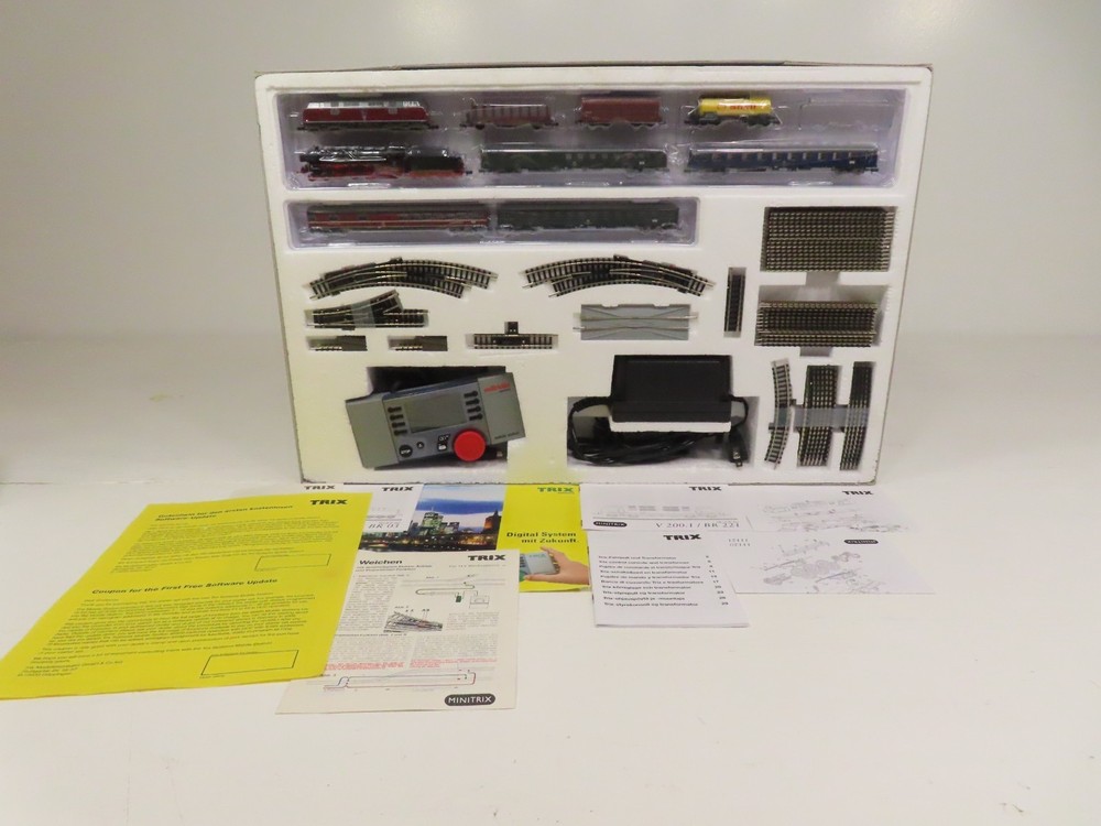 Trix 11120 N-Scale Era IV Mega Set Missing 1 Freight Car w/Marklin Controller LN