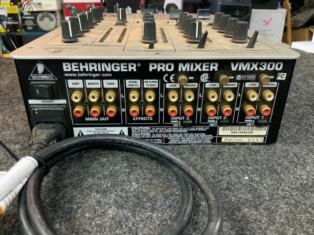 Behringer Model VMX-300 DJ 3 Channel Pro Mixer Missing Some Knobs