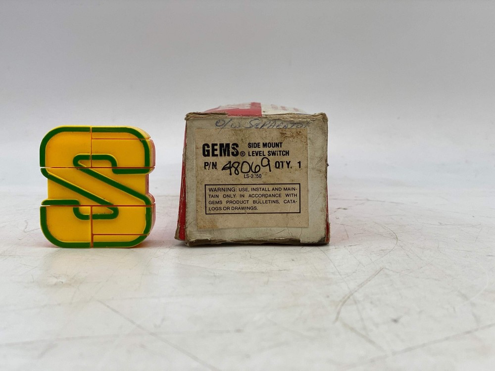 Gems Sensors 48069 Side Mount Level Switch 100VA SPST (Open Box)
