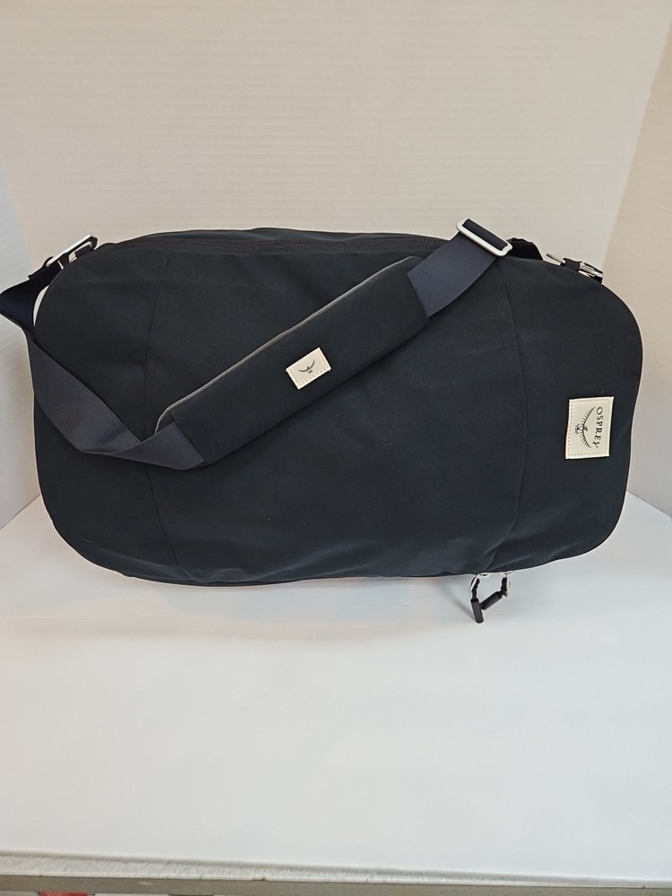 Osprey Arcane Duffel Bag/Backpack 30L. Black.