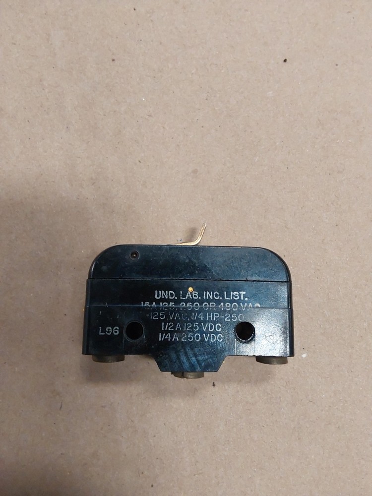 UND LAB MICROSWITCH BZ-2RW13-A2