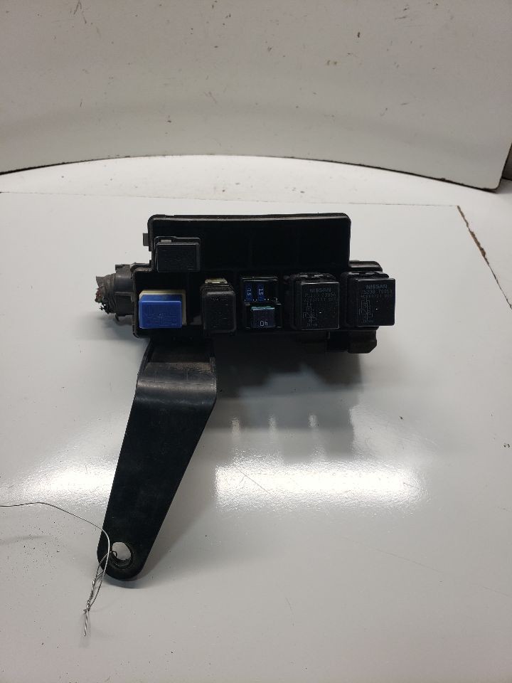 Used Fuse Box Engine fits: 2013 Infiniti M37 engine compartment RH front Grade A