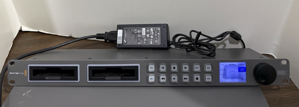 Blackmagic Design Hyper Deck Studio (Lcd Screen Has Blemishes)