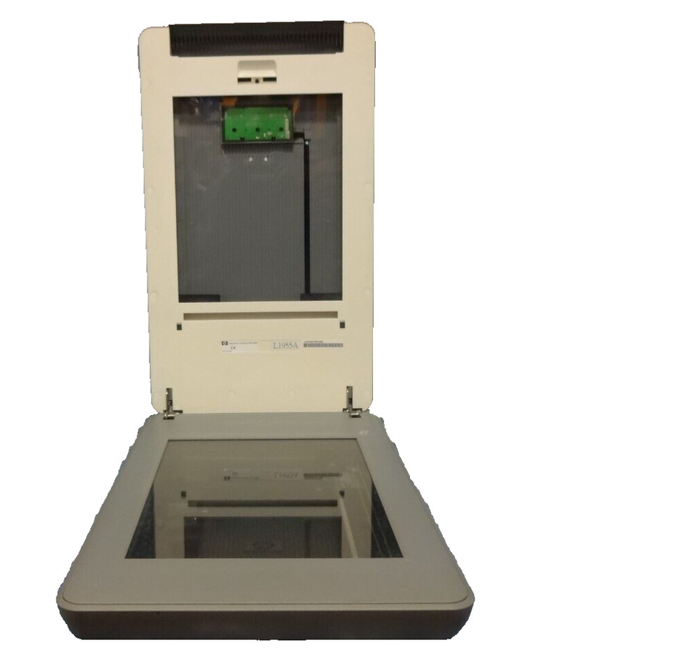 HP SCANJET 4890 FLATBED SCANNER