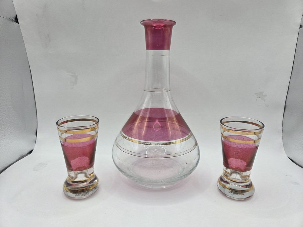 Vintage Cranberry Ruby Decanter With Two Shot Glasses READ