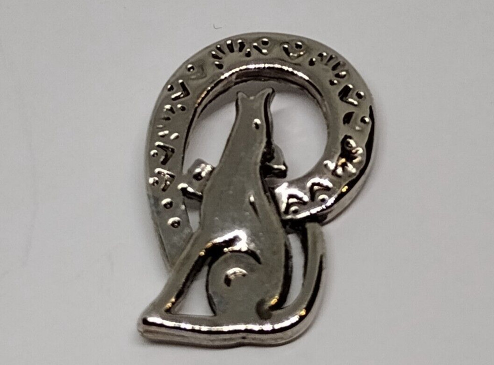Silvertone Howling Wolf Lapel Pin