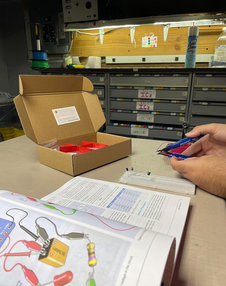 Make: Electronics 3Rd Ed Kit 1 Economy - Beginner, Intermediate, & Advanced (Tee