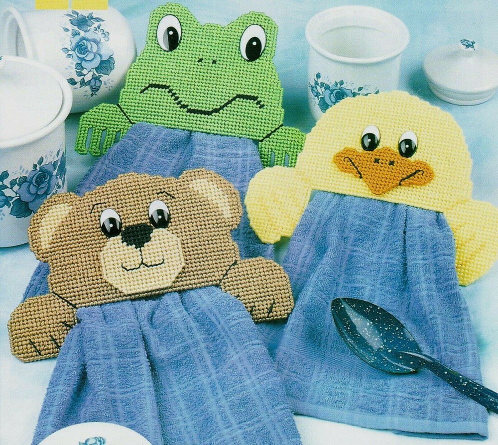 ANIMAL TOWEL PARADE HOLDERS FROG BEAR CHICK PLASTIC CANVAS PATTERN INSTRUCTIONS