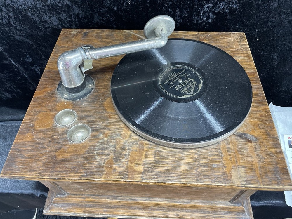 Vintage Silvertone Phonograph Record Player Oak Box AS IS