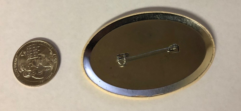 No Vinos Sin Huevos Button Pin