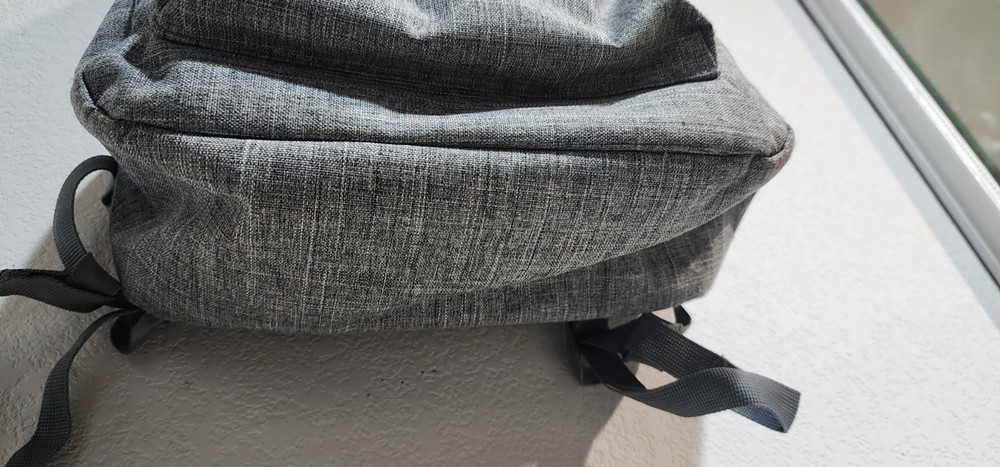 Herschel Nova Mid Volume Light Grey Crosshatch Backpack EUC