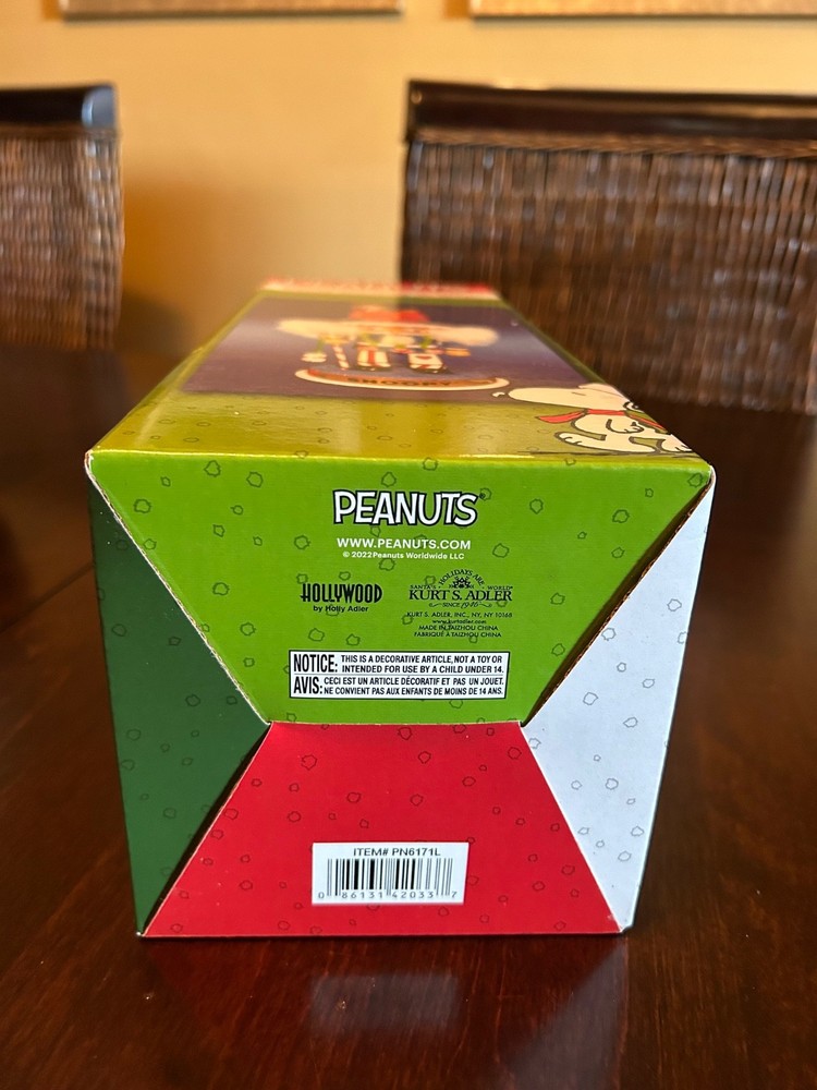 NEW Hollywood Kurt Adler Peanuts Snoopy Nutcracker
