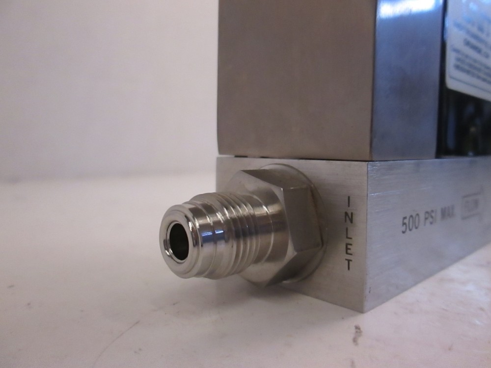 Unit UFC-1500A Mass Flow Controller, Gas, O2, 10 SLM