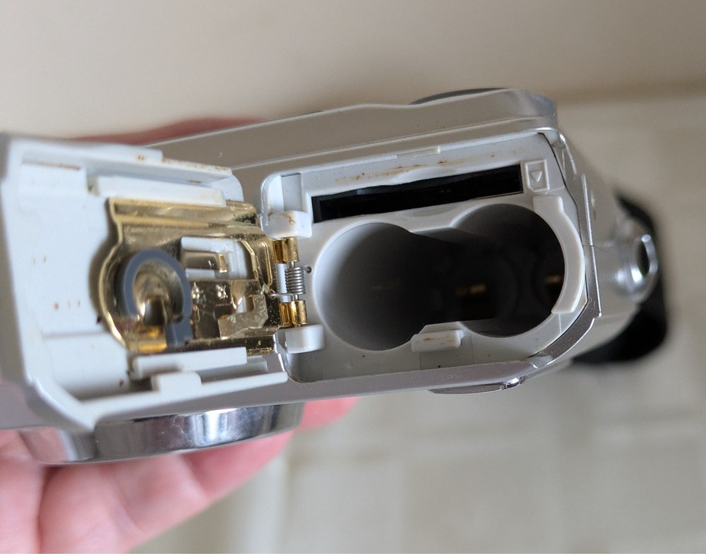 Technika SH-A366 10.0MP Compact Digital Camera Silver