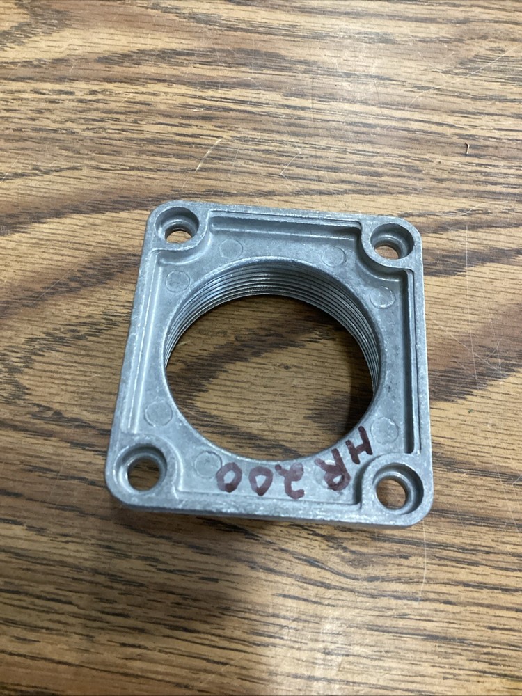 Eaton HR200 LOAD CENTER 2" REMOVABLE HUB Used