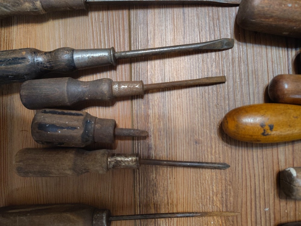 Antique Wood Handle Tools Selliing 5 At A Time