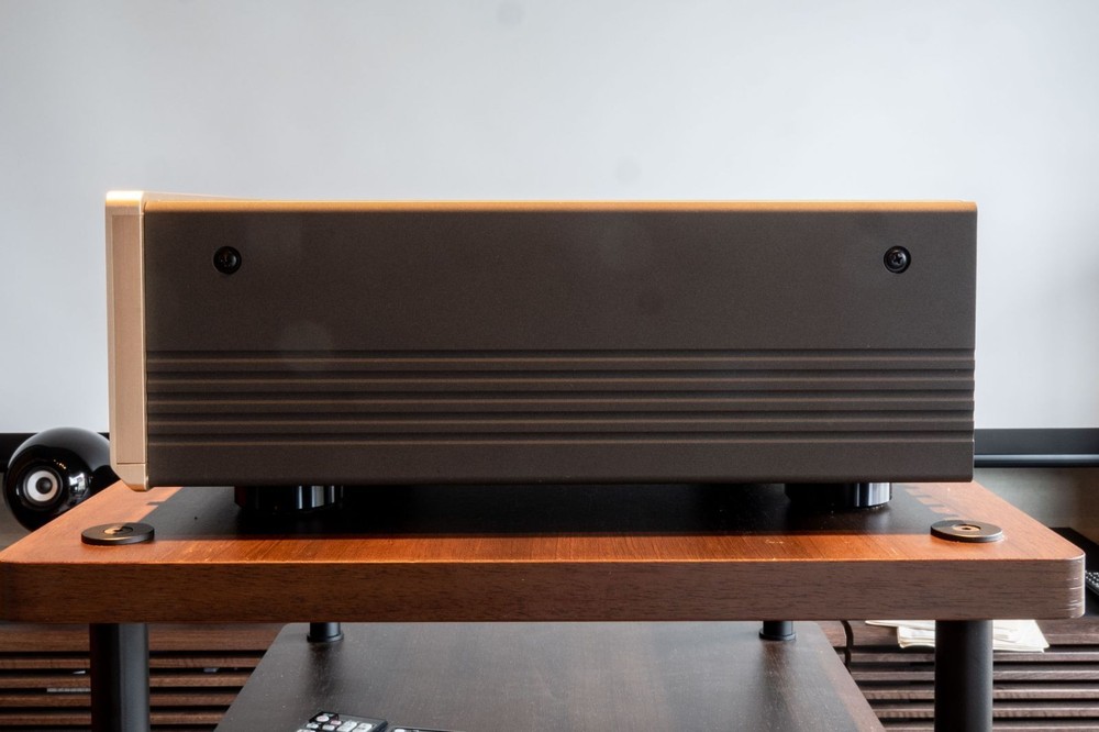 Accuphase DG-28 DIGITAL VOICING EQUALIZERDIGITAL