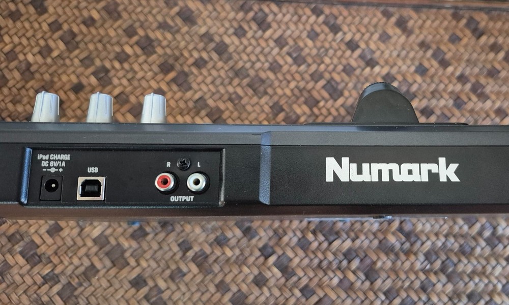 Working! Numark iDJ3 DJ Controller! iPod Dock! Tested See Video! w/ALL Cords!!